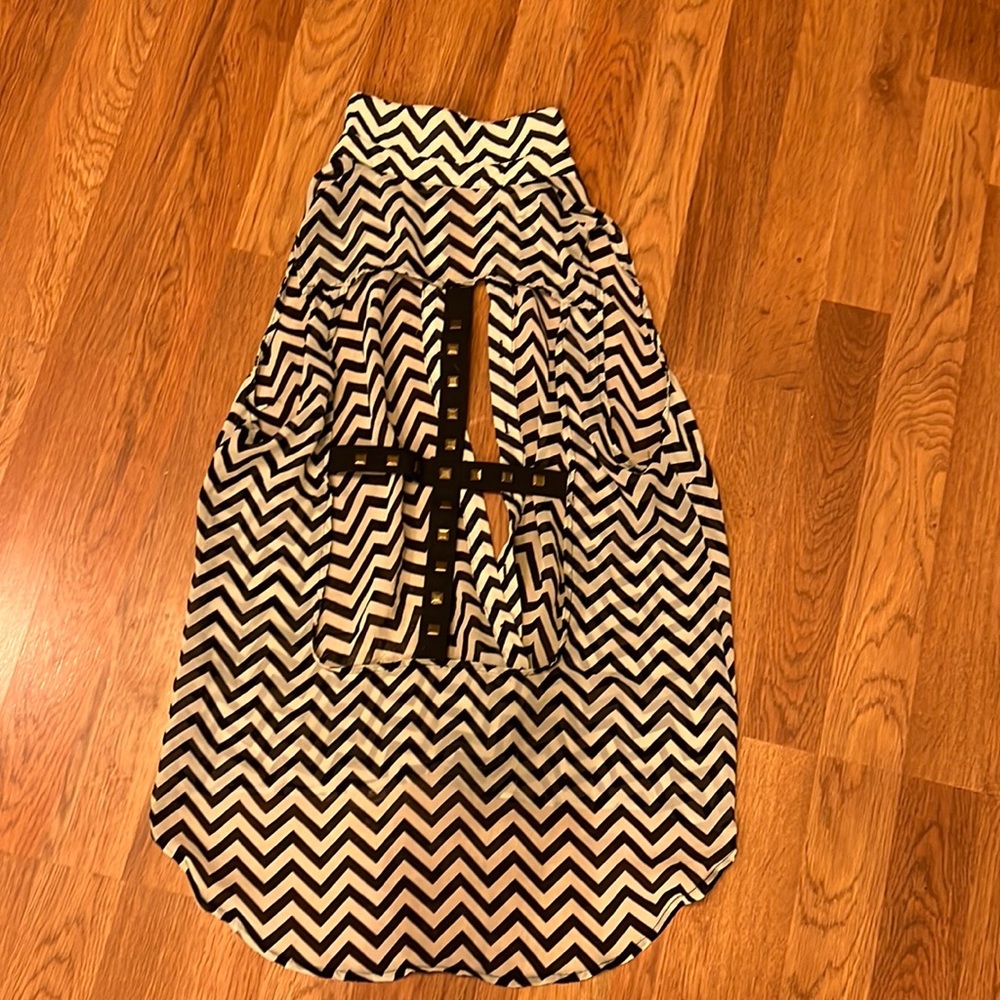 Top with back cross design (cutout)